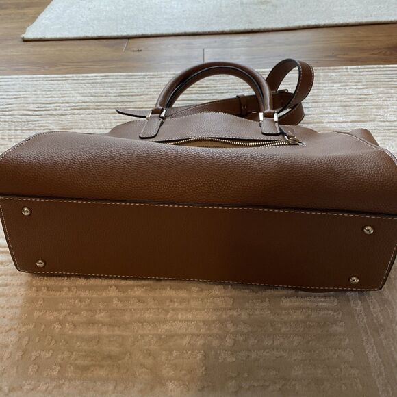 GUESS Raffie Carryall Purse Shoulder Strap Zip Pockets Brown Tan Camel Tote Bag - Picture 4 of 10